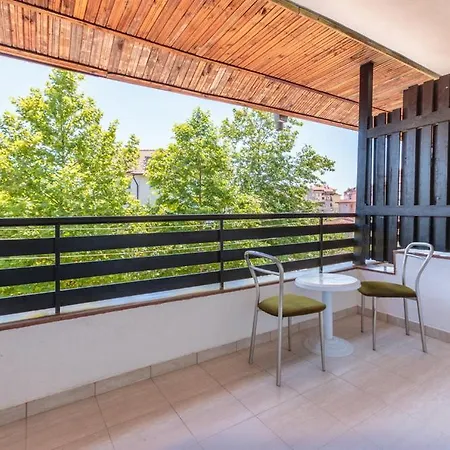 Ξενοδοχείο Hotel Chernomorets 2*