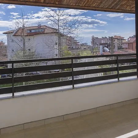 Hotel Chernomorets 2*