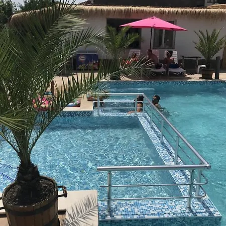 Hotel Chernomorets Отель Черноморец