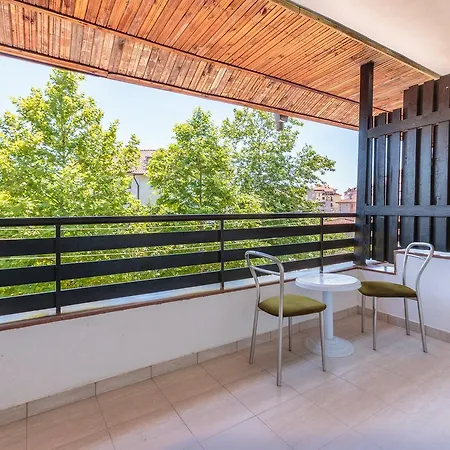 Hotel Chernomorets Отель Черноморец