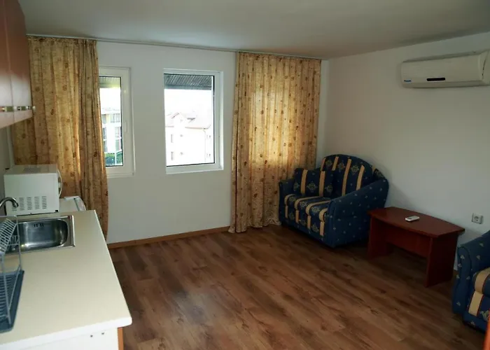 Hotel Chernomorets 2*