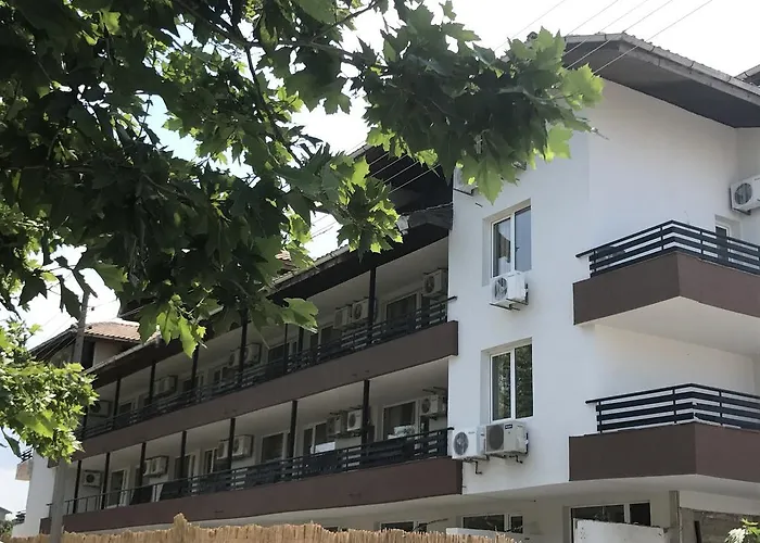 Hotel Chernomorets Otel