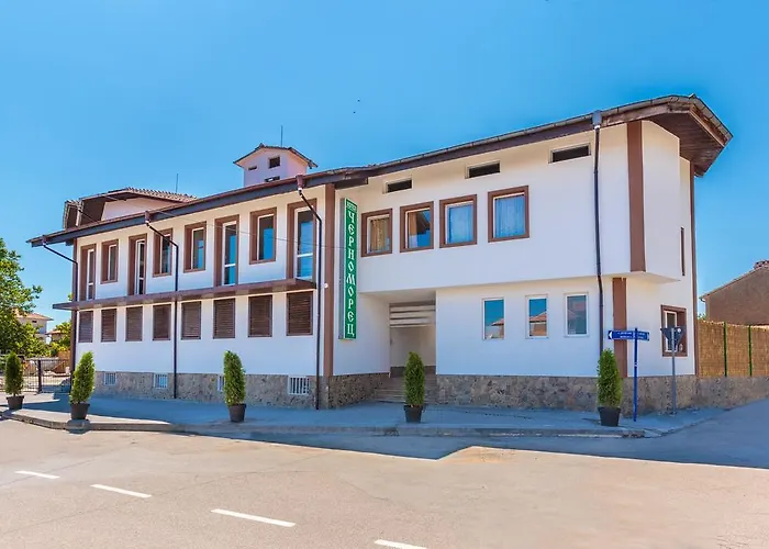 Hotel Chernomorets Otel 2*